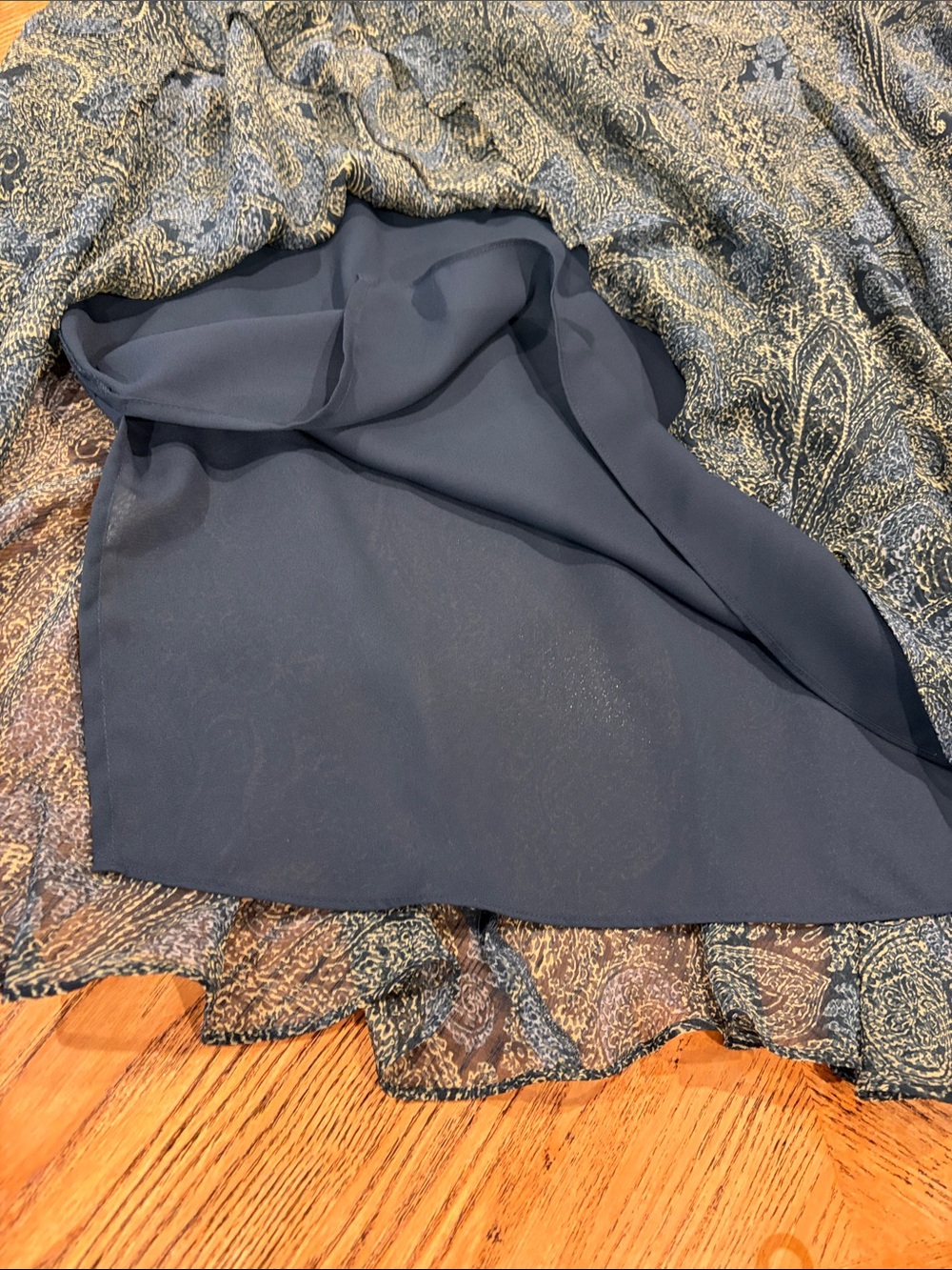 Jones New York 100% Silk Paisley Maxi Skirt Size 12 Blue Green Boho Flowy Lined - Picture 12 of 13